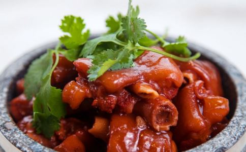 丰胸食谱 哪些食谱能丰胸 丰胸吃什么