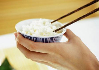 不吃饱减肥